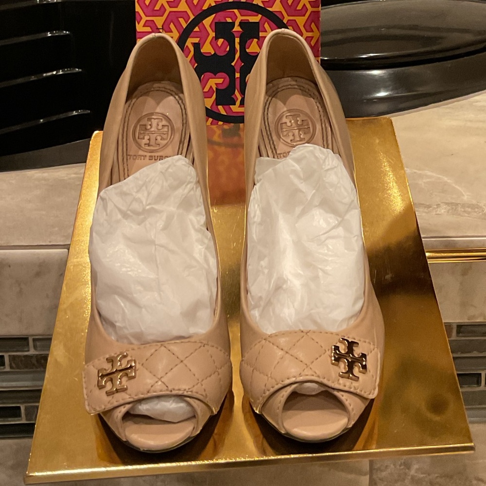 Tory Burch nude quilted wedges
